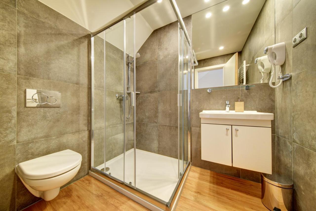 Fekete Sas Motel Estergon Dış mekan fotoğraf