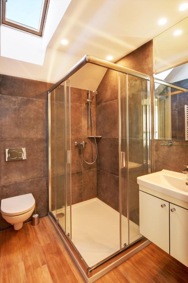 Fekete Sas Motel Estergon Dış mekan fotoğraf